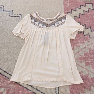 4 for $20 Knox Rose ivory top with embroidery